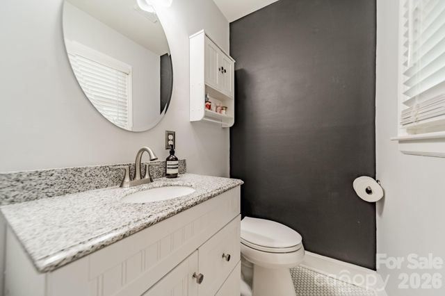 3723 Litchfield Road, Charlotte, NC 28211