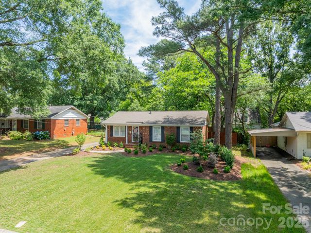 3723 Litchfield Road, Charlotte, NC 28211