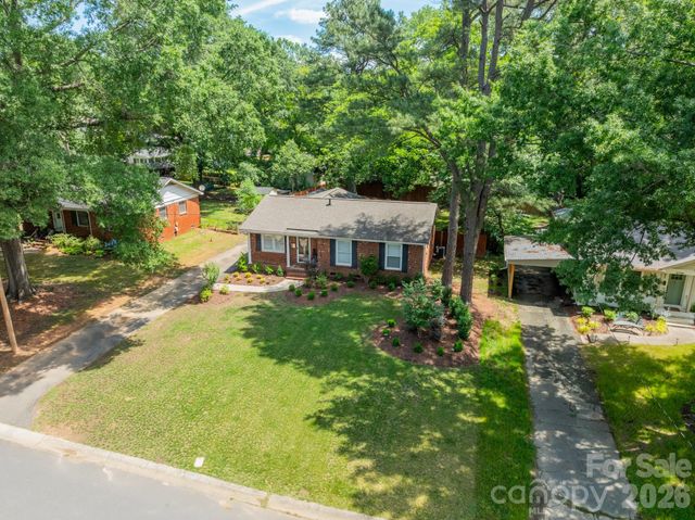 3723 Litchfield Road, Charlotte, NC 28211
