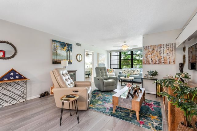 15244 Lakes Of Delray Boulevard 304, Delray Beach, FL 33484