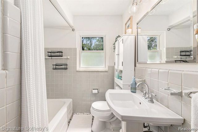 4419 Beverly Court, Royal Oak, MI 48073