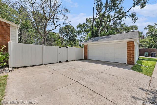 4419 Beverly Court, Royal Oak, MI 48073