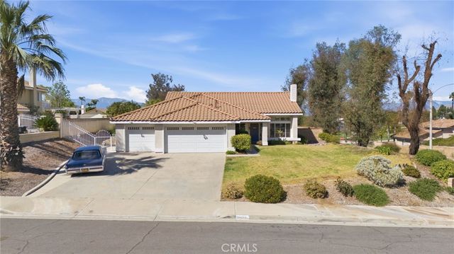 1003 Clearwood Avenue, Riverside, CA 92506