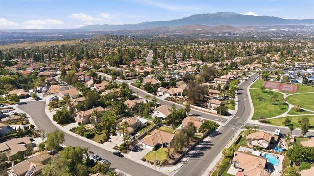 1003 Clearwood Avenue, Riverside, CA 92506