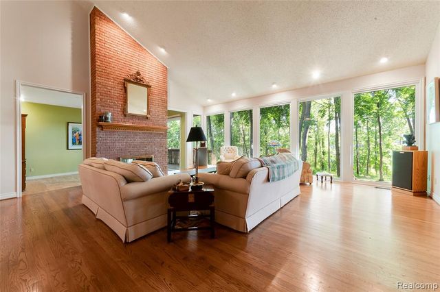 2323 Addaleen Road, Highland, MI 48357
