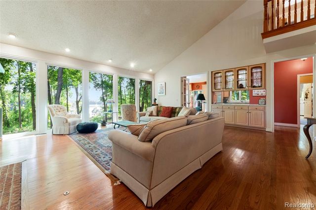 2323 Addaleen Road, Highland, MI 48357