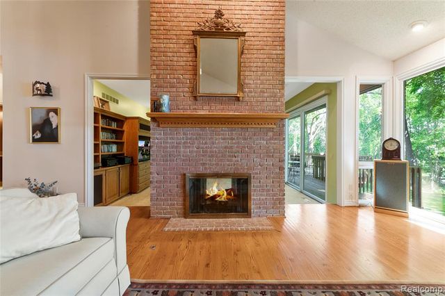 2323 Addaleen Road, Highland, MI 48357