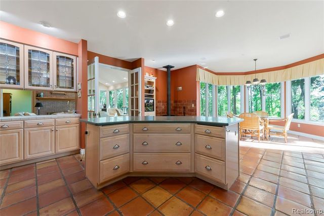 2323 Addaleen Road, Highland, MI 48357