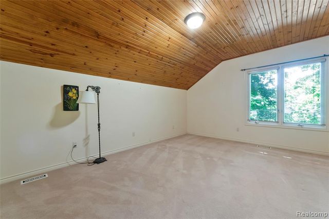 2323 Addaleen Road, Highland, MI 48357