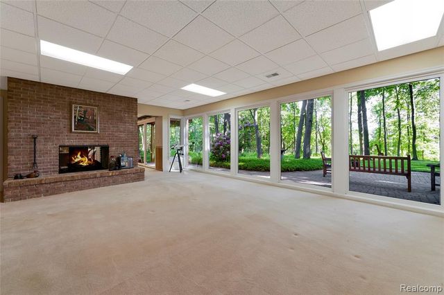 2323 Addaleen Road, Highland, MI 48357
