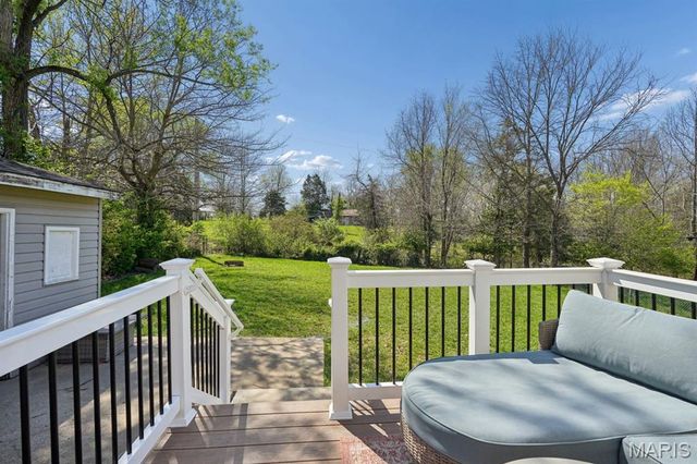 404 E Lakeview Drive, Warrenton, MO 63383