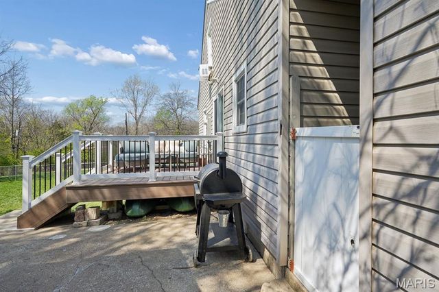 404 E Lakeview Drive, Warrenton, MO 63383