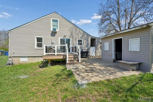 404 E Lakeview Drive, Warrenton, MO 63383
