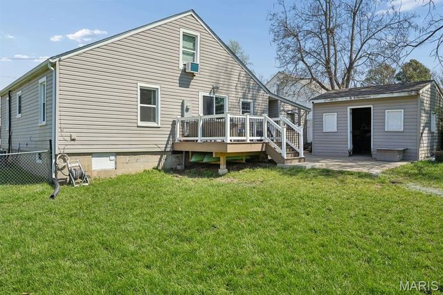 404 E Lakeview Drive, Warrenton, MO 63383