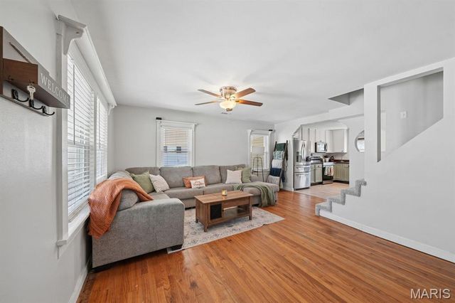 404 E Lakeview Drive, Warrenton, MO 63383