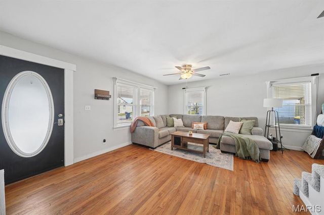 404 E Lakeview Drive, Warrenton, MO 63383