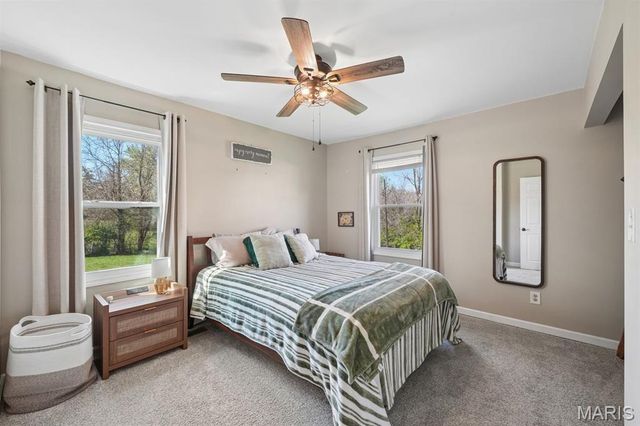 404 E Lakeview Drive, Warrenton, MO 63383