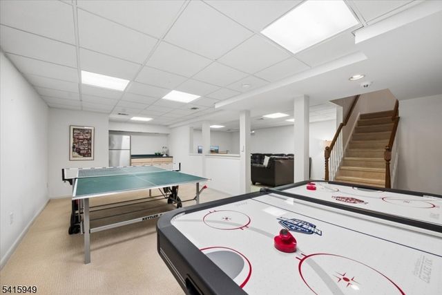 7 Robin Ct, Chester Twp., NJ 07930