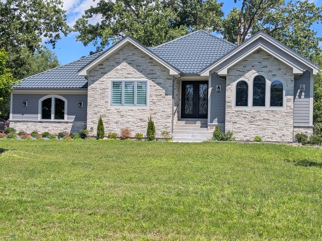 8316 Redtail Drive, Lakewood, IL 60014