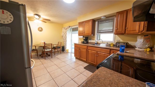 871 S County Line Road, Geneva, OH 44041