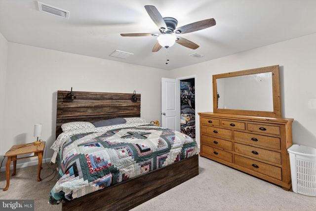 1112 SCRUGGS LN, Grottoes, VA 24441