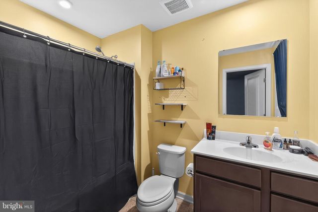 1112 SCRUGGS LN, Grottoes, VA 24441