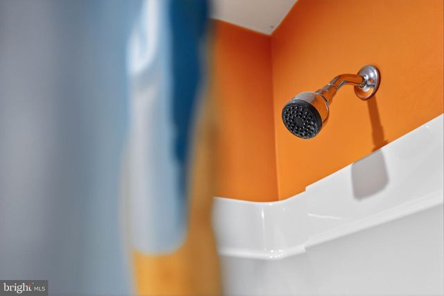 1112 SCRUGGS LN, Grottoes, VA 24441