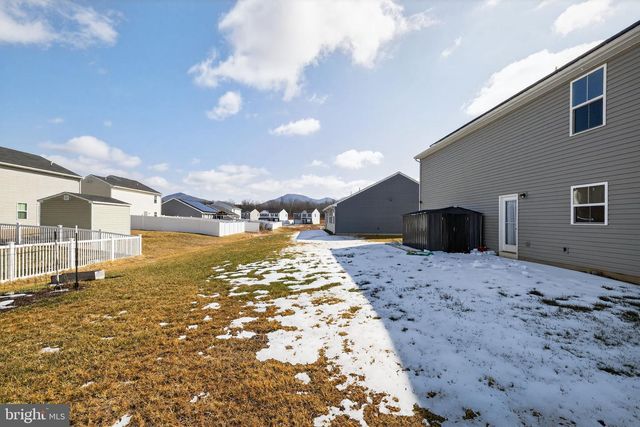 1112 SCRUGGS LN, Grottoes, VA 24441