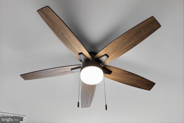 1112 SCRUGGS LN, Grottoes, VA 24441