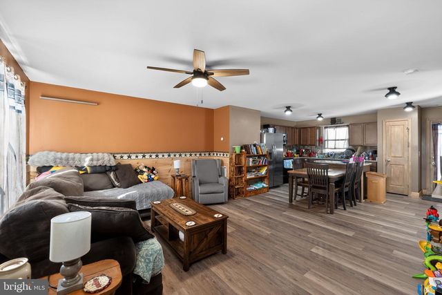 1112 SCRUGGS LN, Grottoes, VA 24441