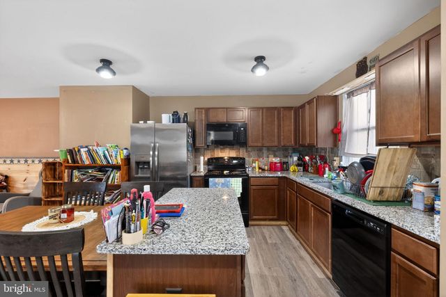 1112 SCRUGGS LN, Grottoes, VA 24441