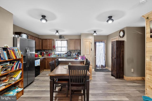 1112 SCRUGGS LN, Grottoes, VA 24441