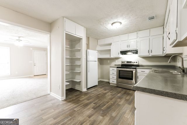 5713 Wells Circle, Stone Mountain, GA 30087