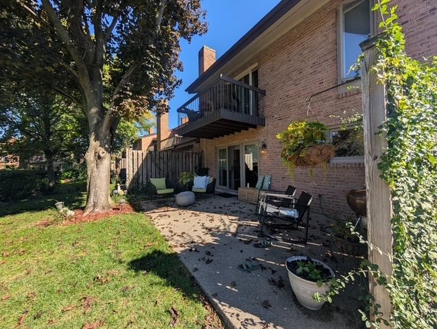 1817 Wildberry Drive H, Glenview, IL 60025