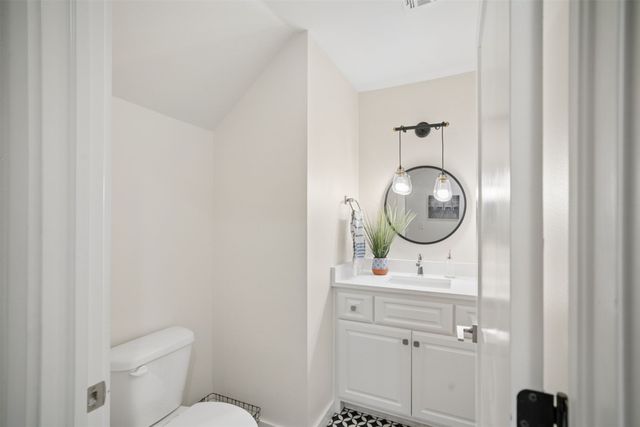 2240 W Charlotte Street, Broken Arrow, OK 74011