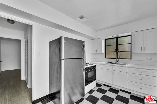 2556 W 5th Street, Los Angeles, CA 90057