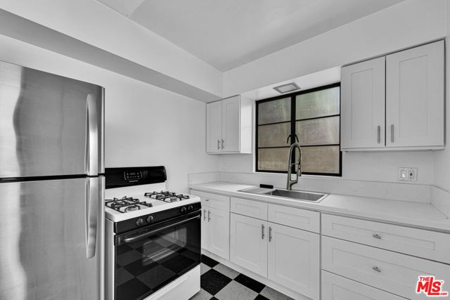 2556 W 5th Street, Los Angeles, CA 90057