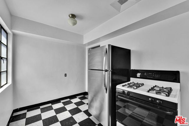 2556 W 5th Street, Los Angeles, CA 90057