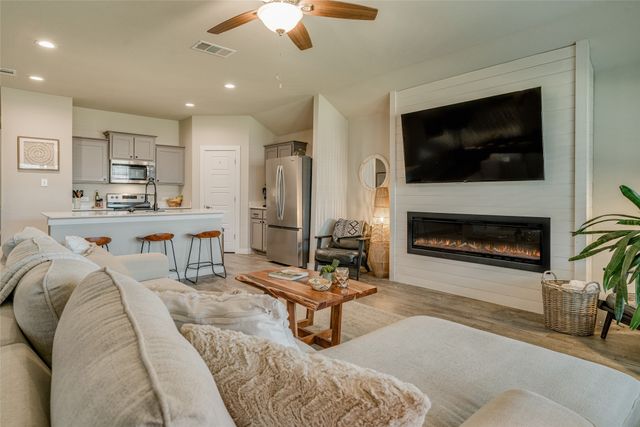 1512 Battery Park Drive, Alvarado, TX 76009
