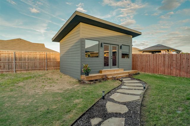 1512 Battery Park Drive, Alvarado, TX 76009