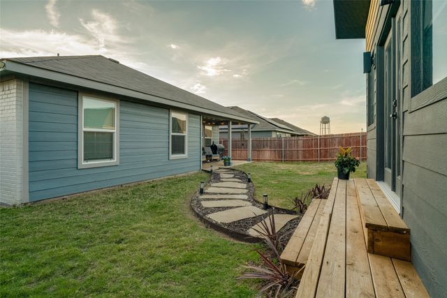 1512 Battery Park Drive, Alvarado, TX 76009