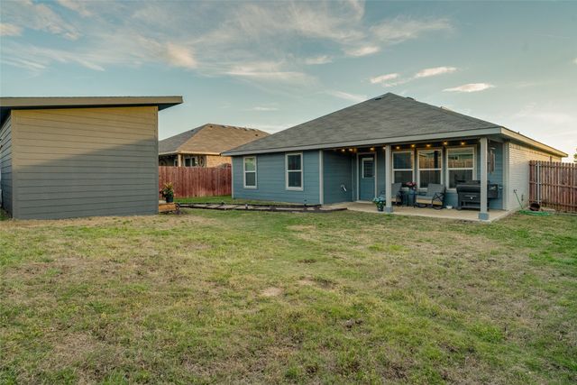 1512 Battery Park Drive, Alvarado, TX 76009