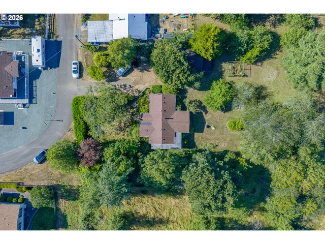 635 25TH St, Myrtle Point, OR 97458