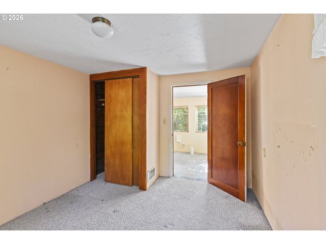 635 25TH St, Myrtle Point, OR 97458