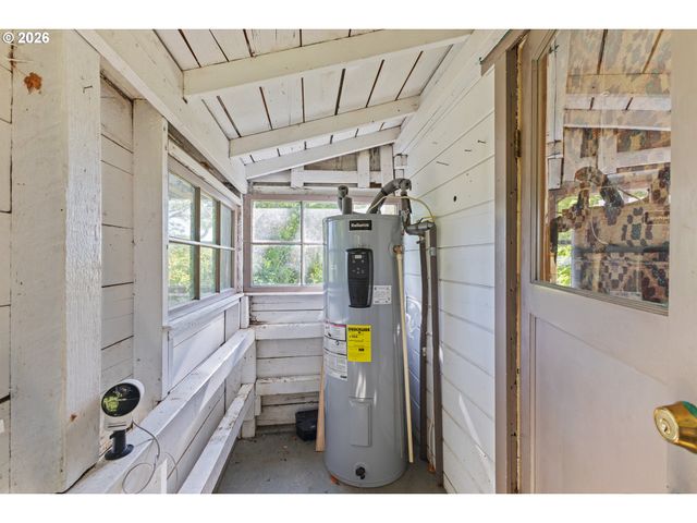 635 25TH St, Myrtle Point, OR 97458