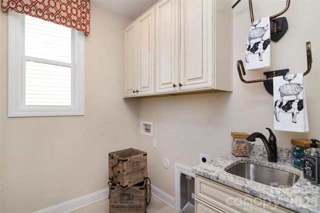 8941 Silver Springs Court, Charlotte, NC 28215