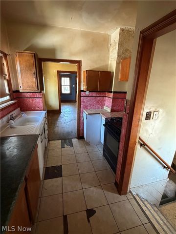 1027 Austin Avenue, Akron, OH 44306