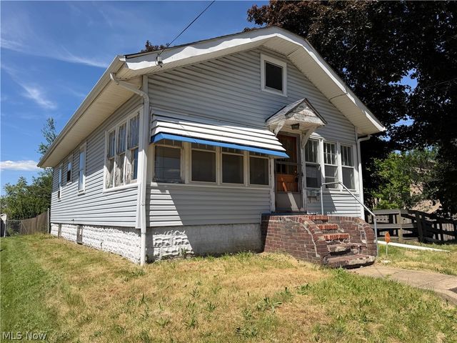 1027 Austin Avenue, Akron, OH 44306