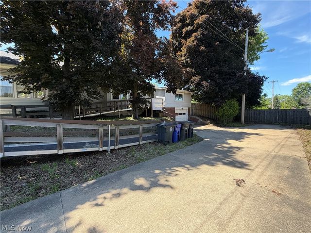 1027 Austin Avenue, Akron, OH 44306
