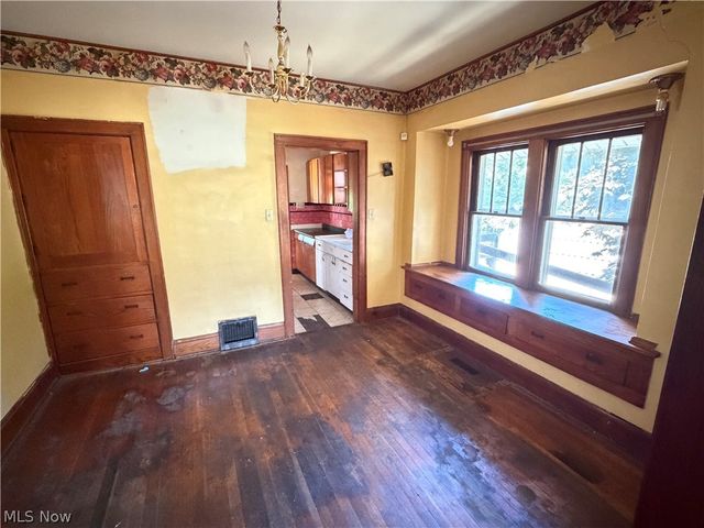 1027 Austin Avenue, Akron, OH 44306